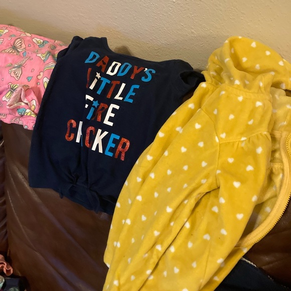 little girl clothes . Size 18/24 months - Picture 4 of 5